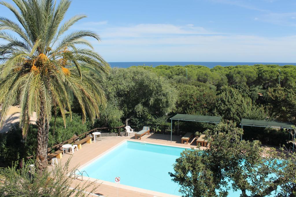 Hotel Fuile 'E Mare Cala Liberotto Exterior foto