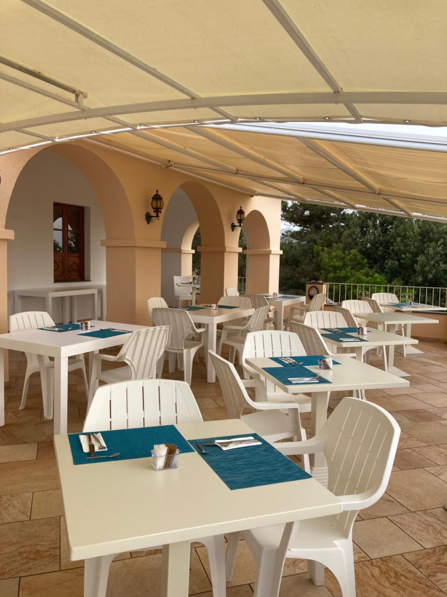Hotel Fuile 'E Mare Cala Liberotto Exterior foto