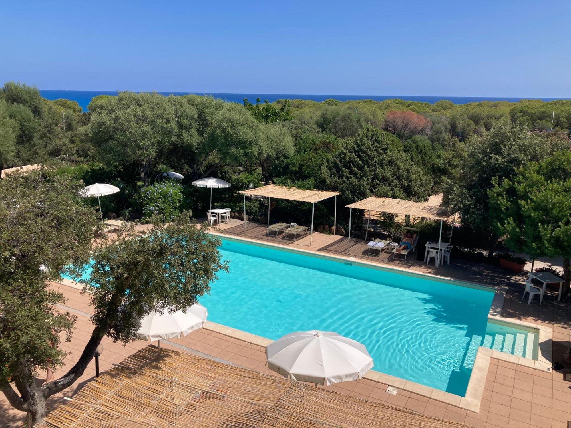 Hotel Fuile 'E Mare Cala Liberotto Exterior foto